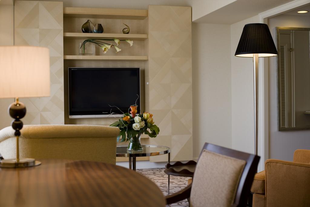 Hotel Okura Tokyo Bay Urayasu Quarto foto A living room at the Mandarin Oriental, Munich